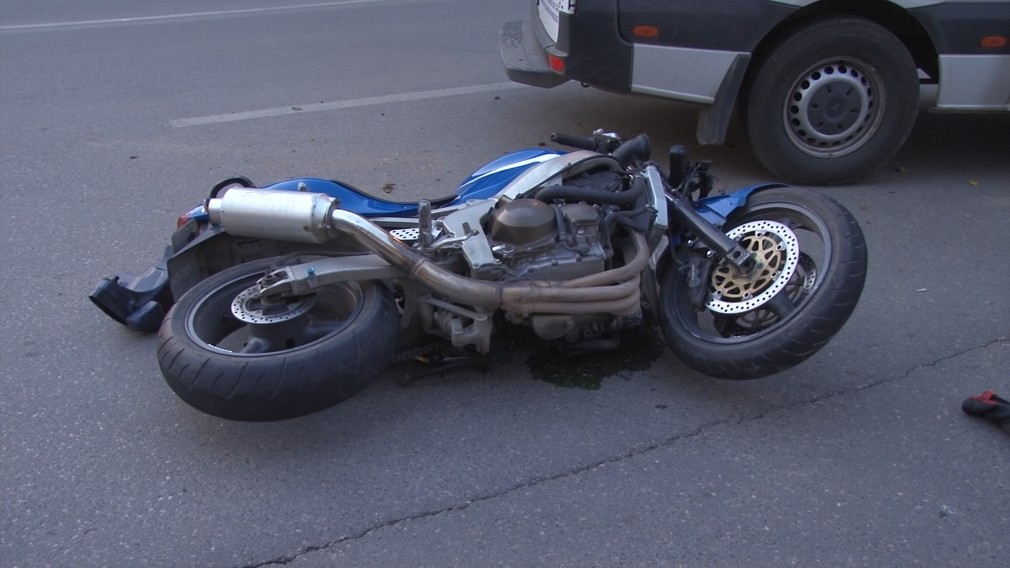 Motociclist, mort în accident în București