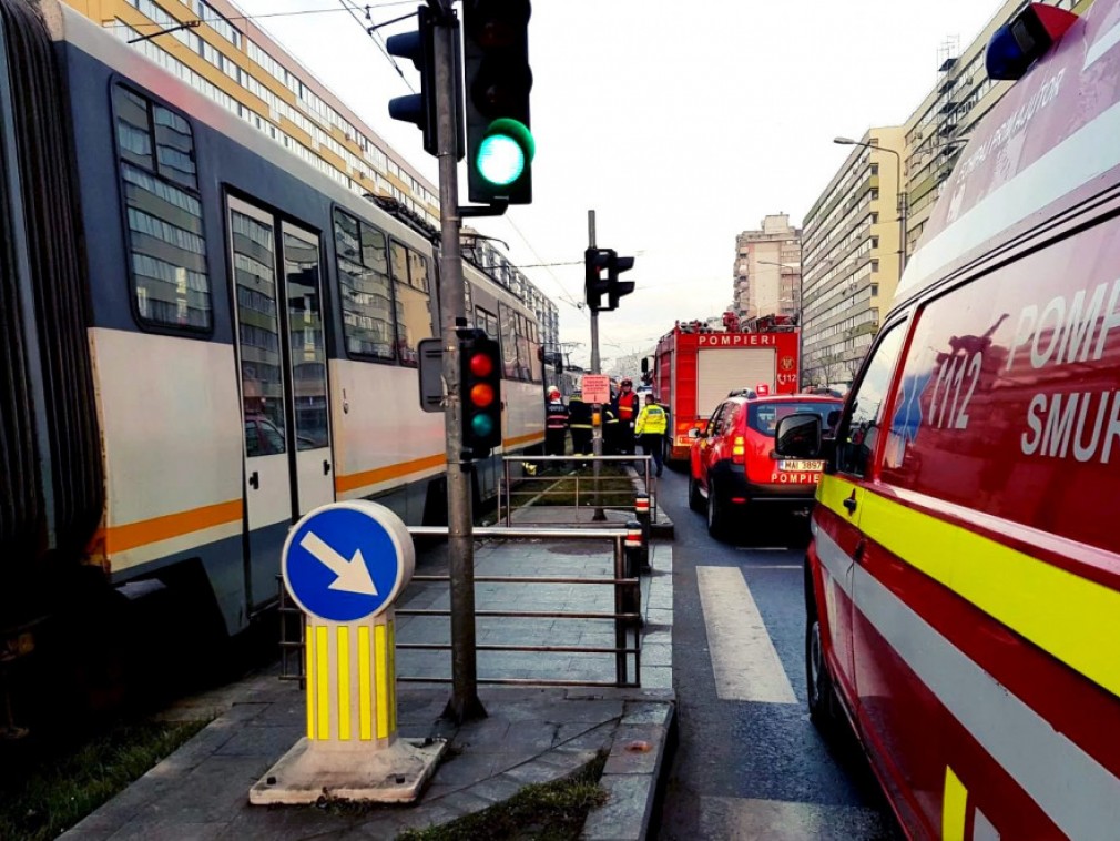 Bărbat accidentat de tramvai, în Bucureşti