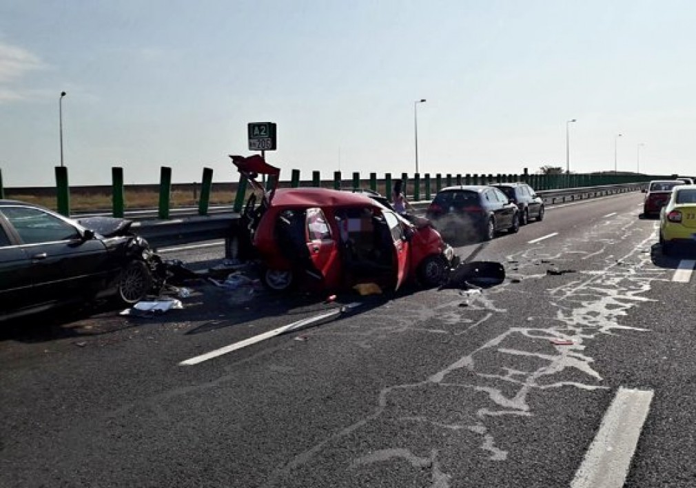 Accident grav pe Autostrada A2: Patru persoane au fost rănite