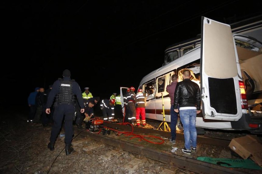 Şoferul microbuzului lovit de tren fusese prins, în februarie, băut la volan