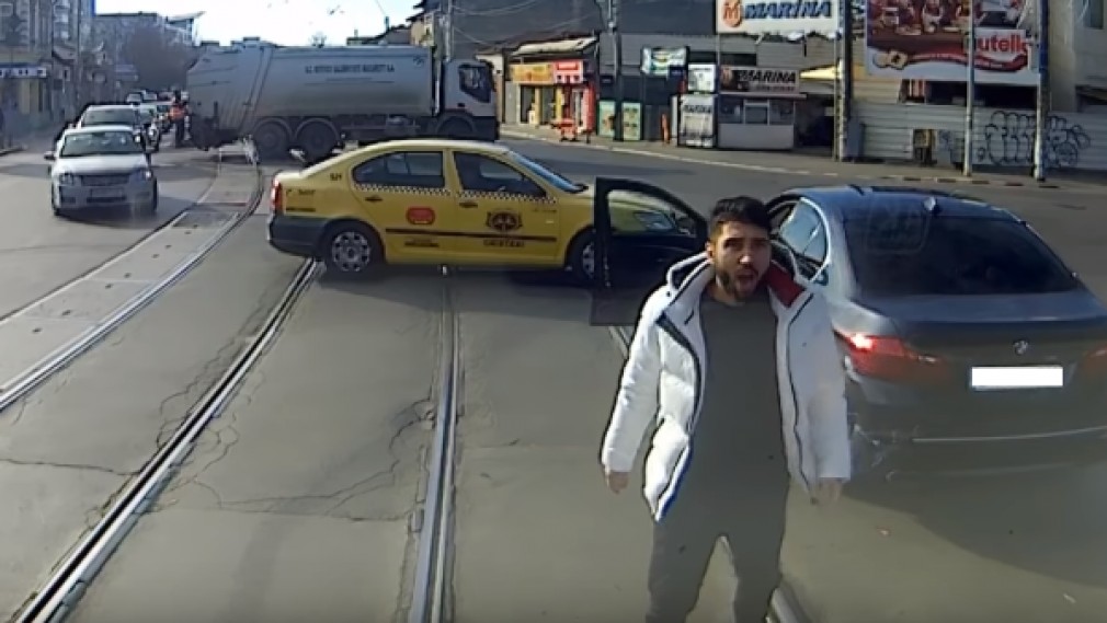 Vatmanul care s-a aruncat intenționat cu tramvaiul într-un BMW nu e vinovat