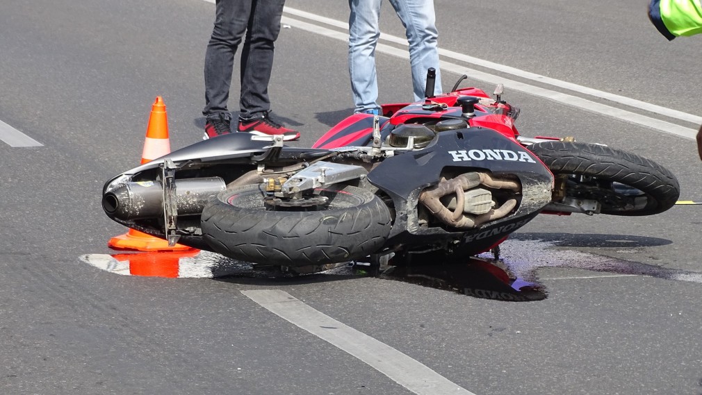 Motociclist rănit în urma unui accident, în Pasajul Unirii din Capitală