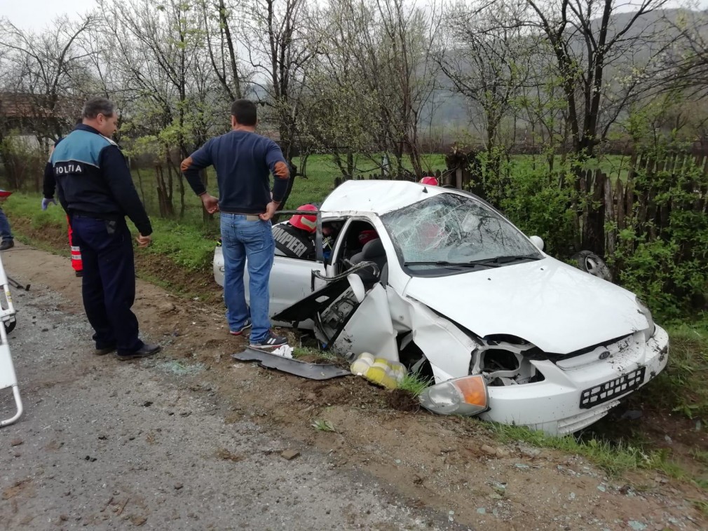 Trei răniți într-un accident din Prahova